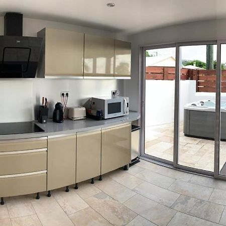 Appartement Saint Gilles Les Bains Exteriör bild