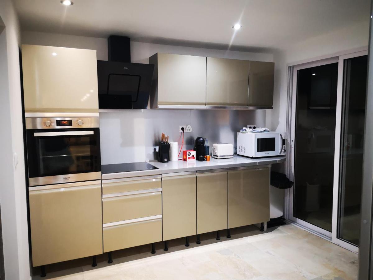 Appartement Saint Gilles Les Bains Exteriör bild