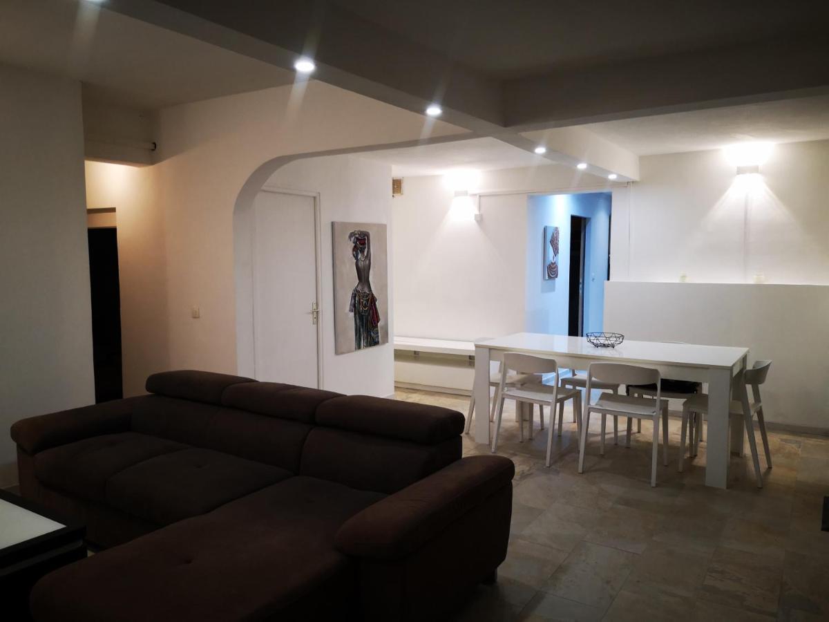Appartement Saint Gilles Les Bains Exteriör bild