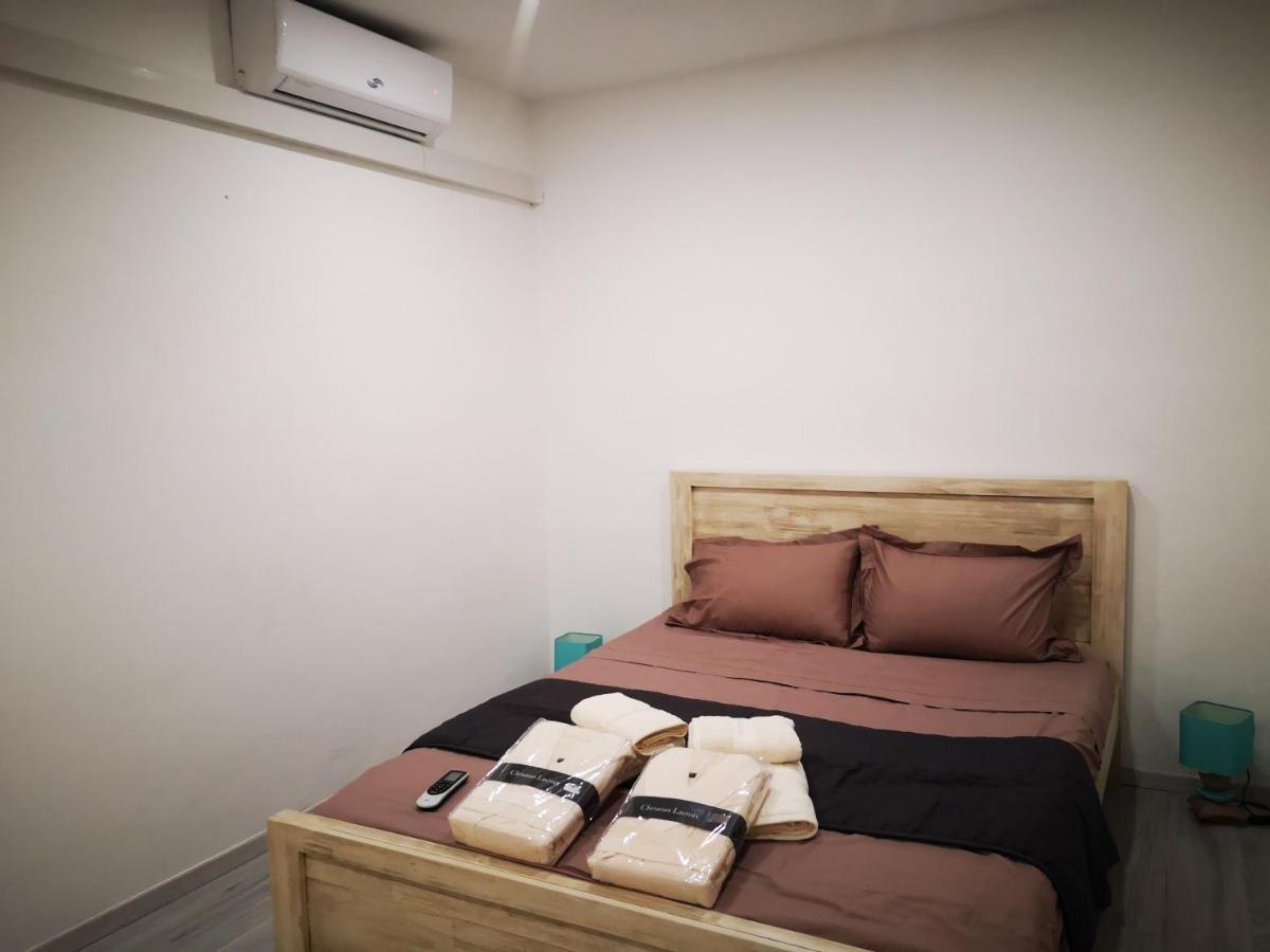 Appartement Saint Gilles Les Bains Exteriör bild