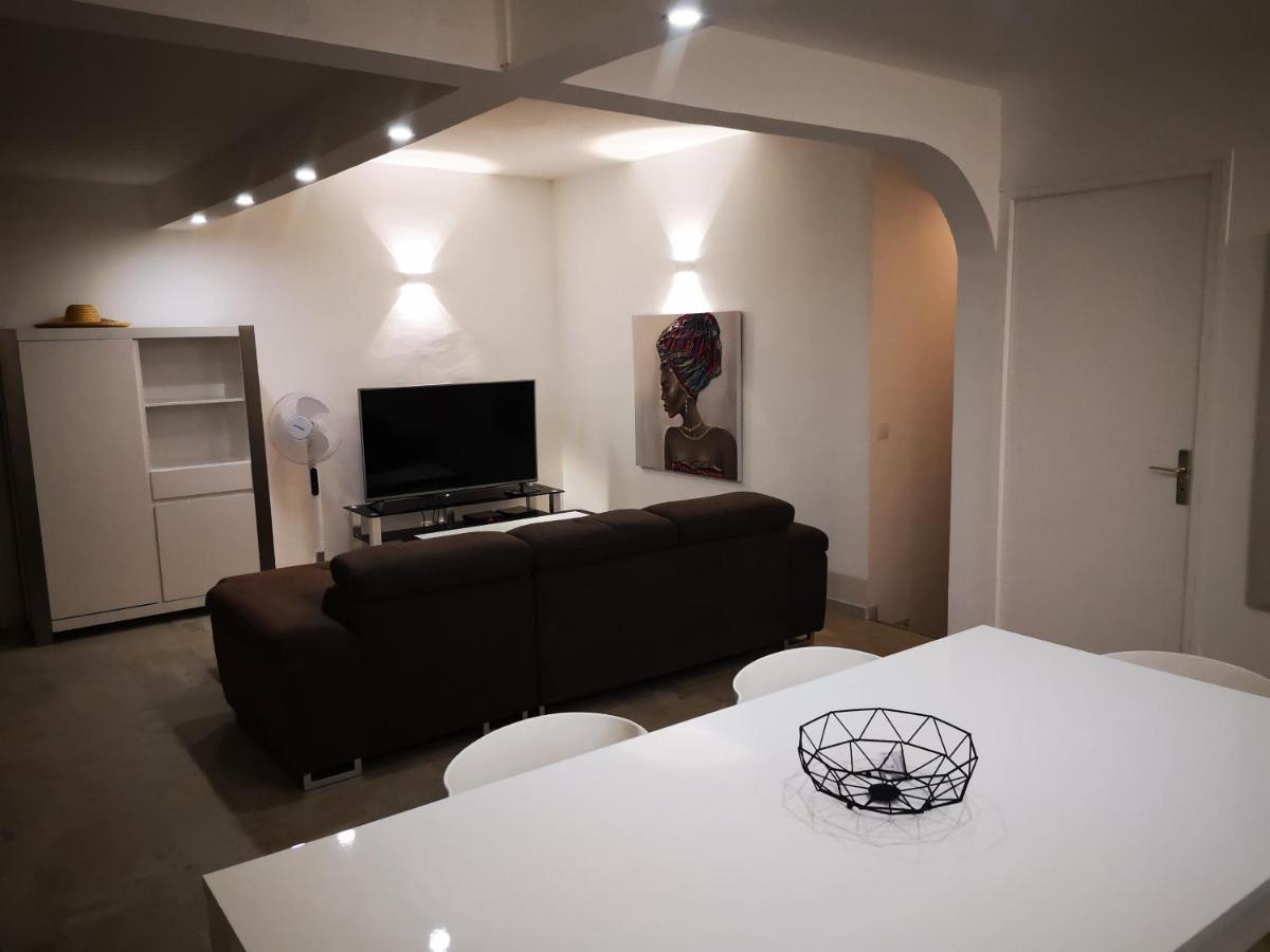Appartement Saint Gilles Les Bains Exteriör bild